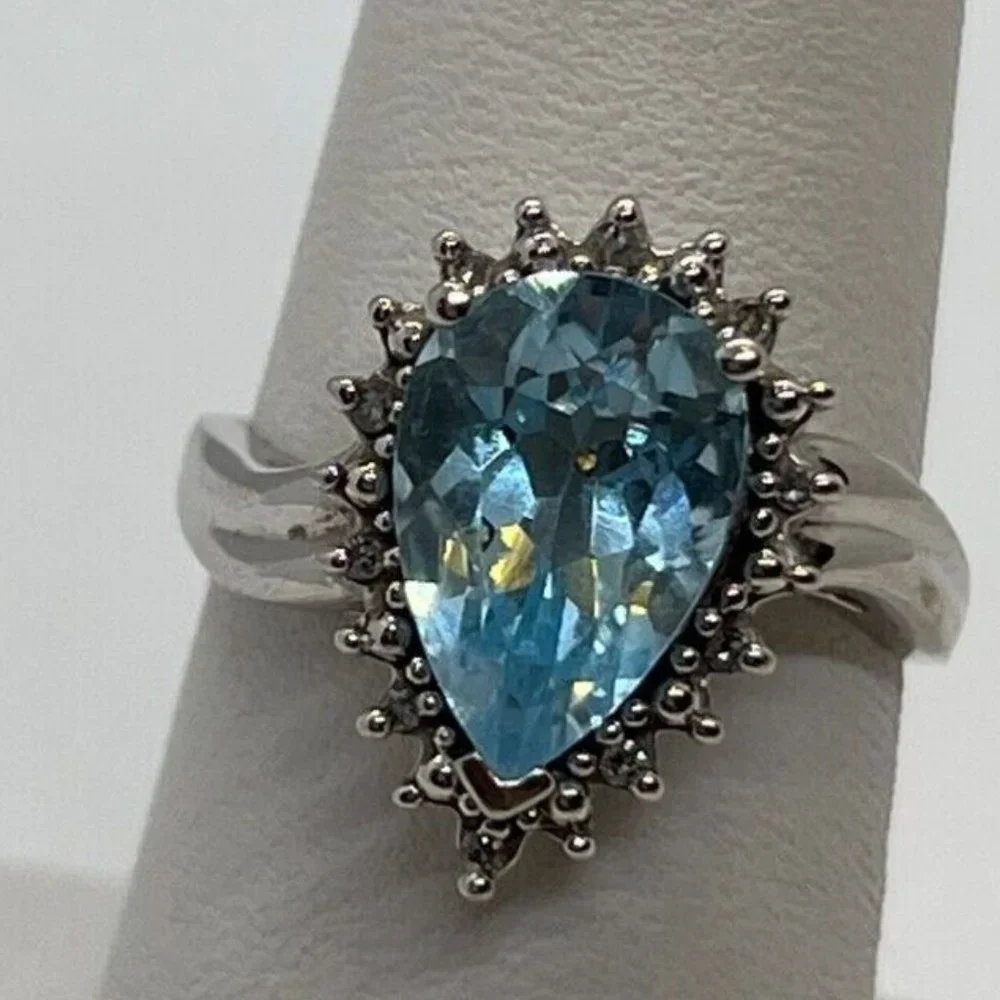 14K WHITE GOLD RING WITH TOPAZ & DIAMONDS   SIZE 6